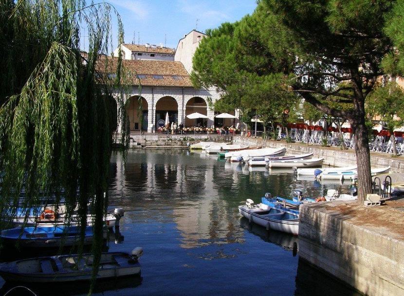 Relais De La Place Desenzano del Garda Exterior foto